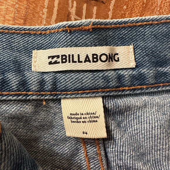 High waisted ripped Billibong jean shorts - Picture 3 of 4